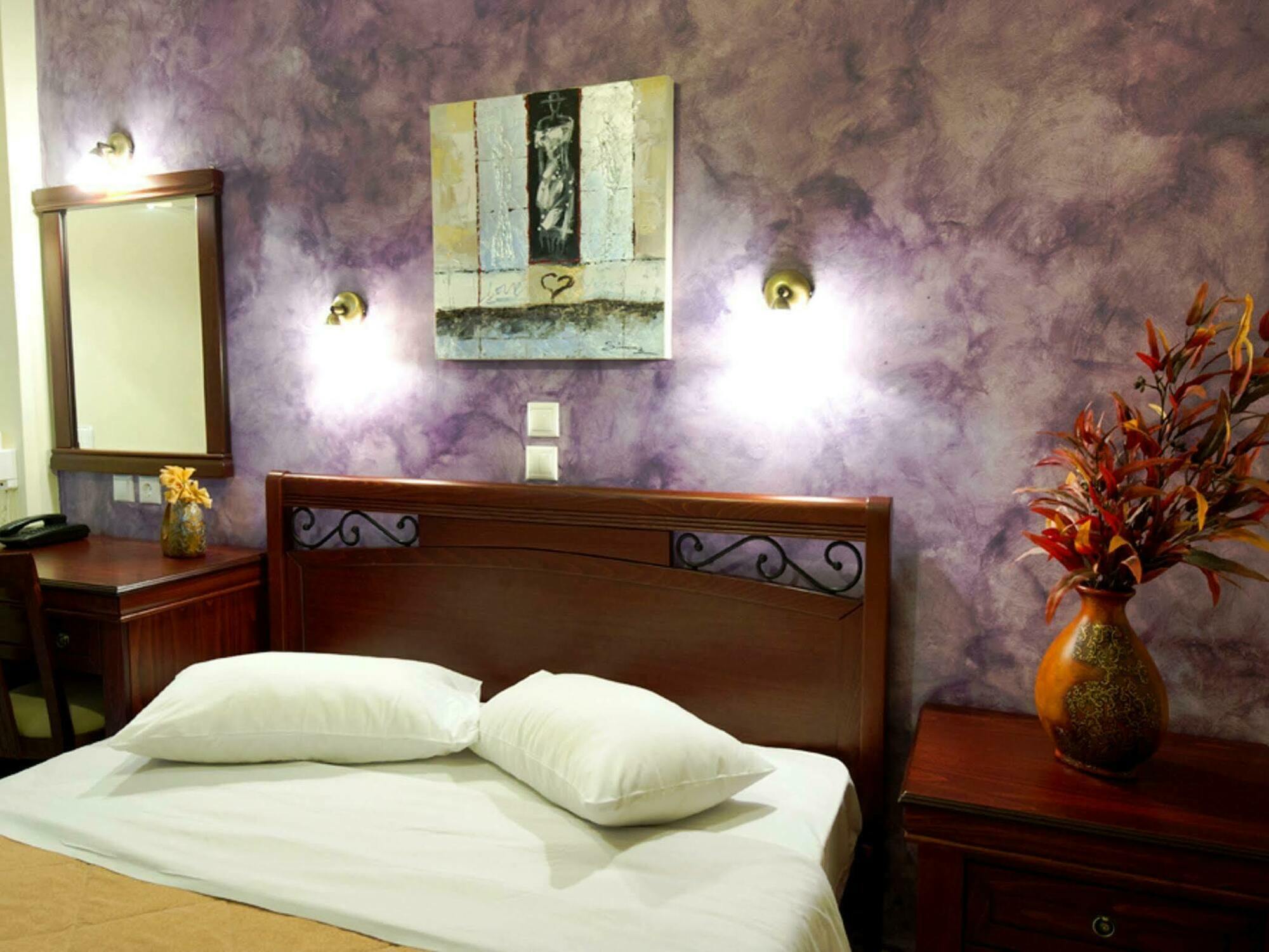 Pergamos Hotel Atina Dış mekan fotoğraf